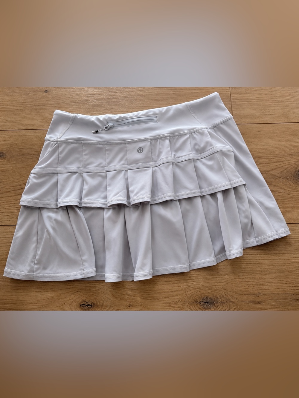 Lululemon Run: Pace Setter Skirt – Size 8 – Ice Grey